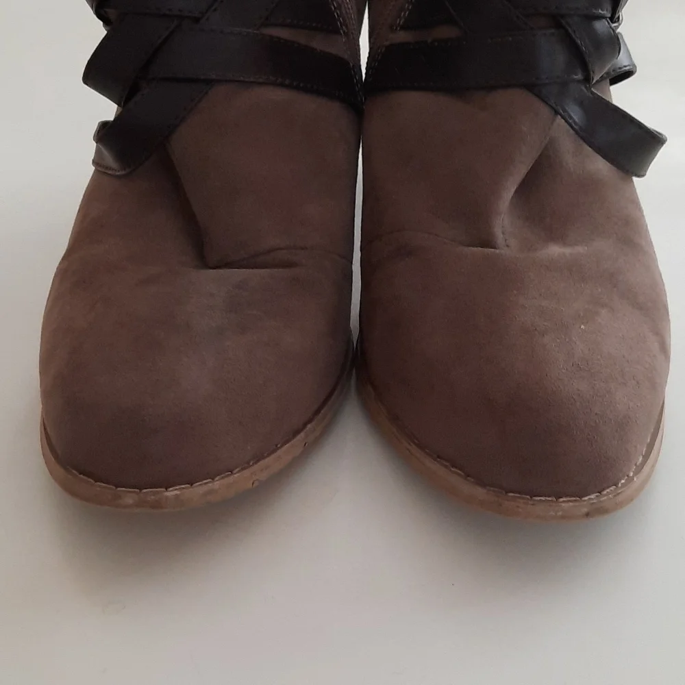 Ankle Shoes (Boots) - Size 10 (XL) - Picture 8 of 11